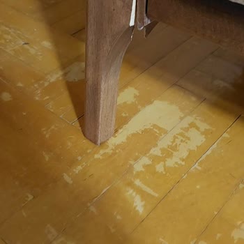 Yeni Alınan Koltuk Ve Sandalyelerde Sürekli Arıza Ve Mağaza İlgisizliği