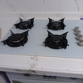 Fırından Gelen Kötü Koku Ve Yetersiz Servis Deneyimi