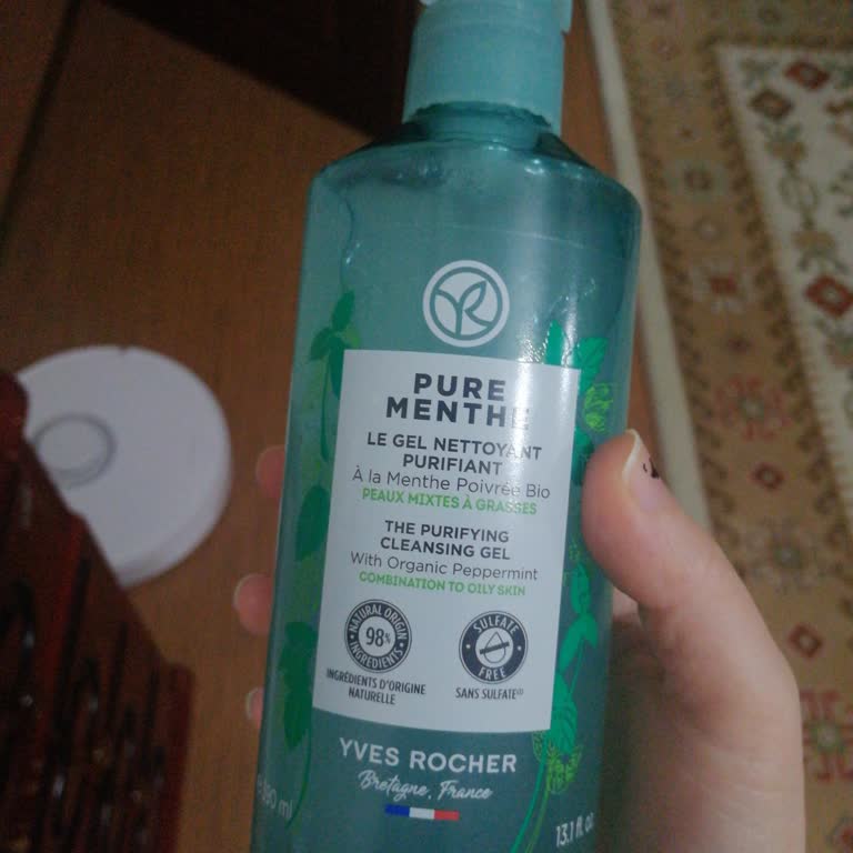 Ciltte Yanma Ve Tahrişe Sebep Olan Yüz Yıkama Jeli