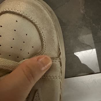 Golden Goose Ayakkabıda Kısa Sürede Oluşan Sorun Ve Çözüm Talebi
