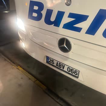Buzlu Seyahatinde Gecikme, Alaycı Muavin Ve Yanıltıcı Bilgilendirme Deneyimi