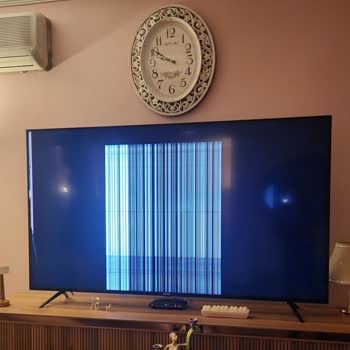 Depremde Devrilmeden Ekranı Bozulan Vestel QLED Televizyon Hayal Kırıklığı