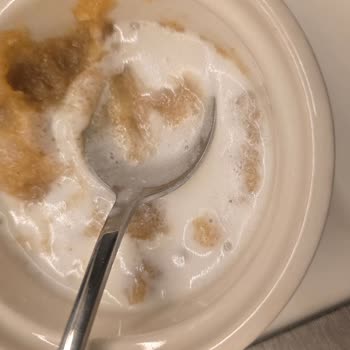 Aldığım Dondurma Buzlanmış Ve Şekerlenmiş Tatlımızı Mahvetti