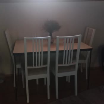 Bir Ay Beklenen Masada Kusurlar Ve İlgisiz Müşteri Hizmeti