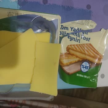 Tost Peynirinde Cam Parçası: Sağlık Güvenliğim Tehlikeye Girdi