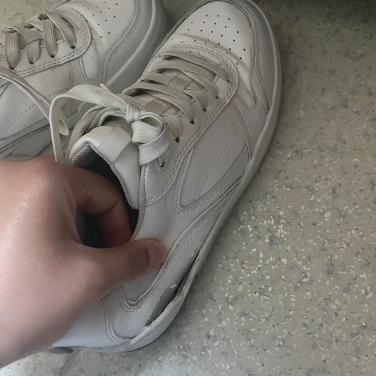 Stradivarius Ayakkabı 1 Ayda Parçalandı, Kalite Sorunu Yaşadık