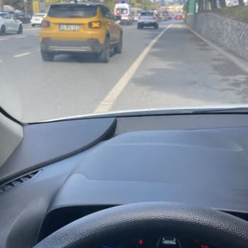 Yolda Gaz Kesip Duran Araç Ve Yetersiz Müşteri Hizmetiyle Hayati Tehlike