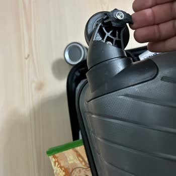 Ajet'te Kırılan Bavul İçin Tazminat Sorunu Ve Mağduriyet