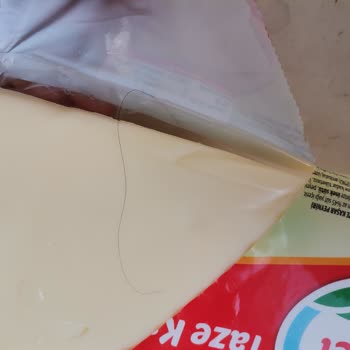Ekici Kaşar Peynirinden Çıkan Saç Teli Şoku: Güvenim Sarsıldı