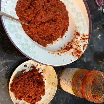 Bebek Yemeğinde Kullandığım Salçadan Çıkan Yabancı Maddeler Endişe Yarattı