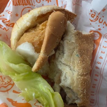 Küflü Ekmek Ve İlgisiz Müşteri Hizmeti