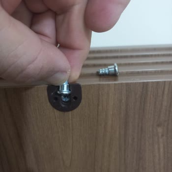 Yanlış Yedek Parça Nedeniyle Dolabım Zarar Gördü, Mağduriyetim Giderilmiyor