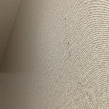 Kırık Dolap Parçaları Ve Yetersiz Müşteri Hizmeti Nedeniyle Mağduriyet