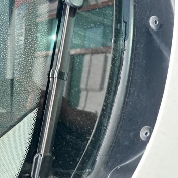 BMW 116d Ön Cam Fitili Kronik Sorunu Su Alıyor Ve Parçalanıyor