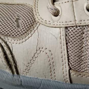 Skechers Bot Kısa Sürede Su Aldı Ve Dikişleri Açıldı