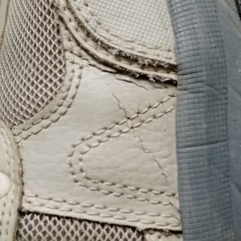 Skechers Bot Kısa Sürede Su Aldı Ve Dikişleri Açıldı