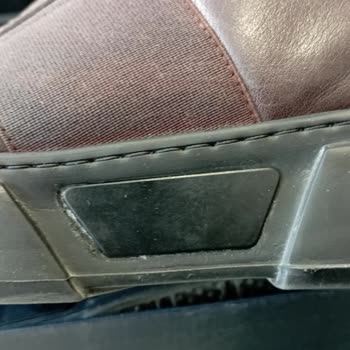 Ayakkabımın Yerine Eski Ürün Verdiler, Paramı Da İade Etmediler!