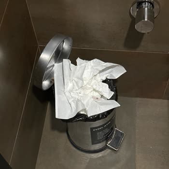 Hastanede İlgisiz Doktorlar Ve Hijyen Sorunu