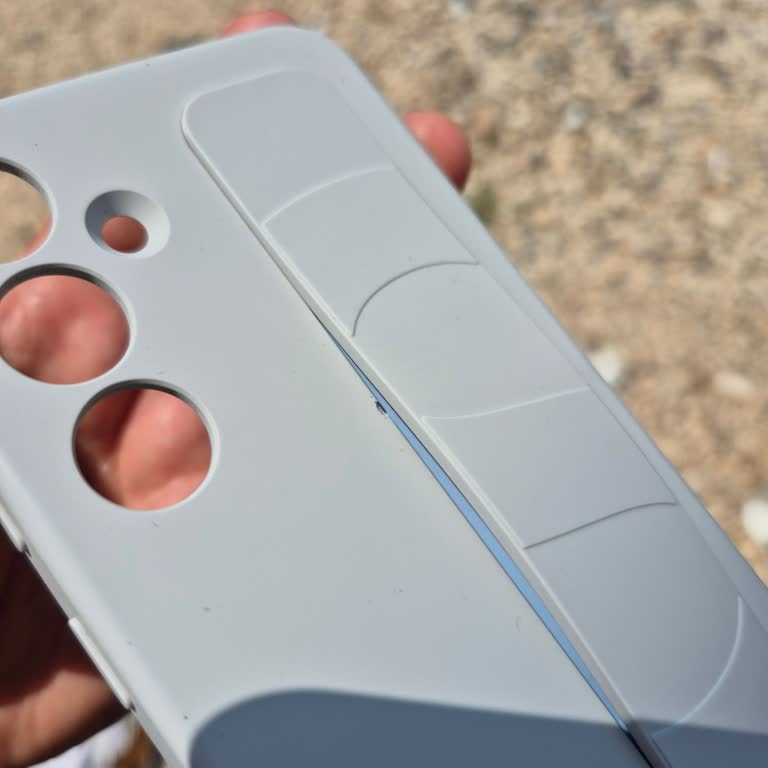 Samsung S24FE Kılıfında Kayış Sorunu Ve Hızlı Yıpranma