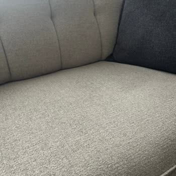 Koltuk Kumaşında Beklenmedik Tüylenme Ve Yetersiz Servis Çözümü