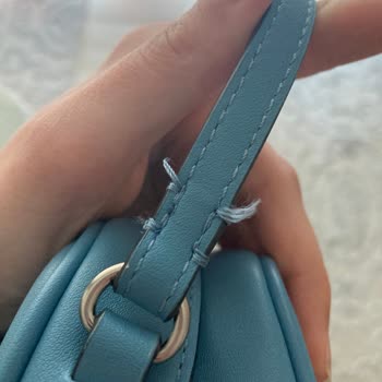 Boynerden Alınan Çantanın Üç Ayda Soyulması Ve Müşteri Hizmetlerinin İlgisizliği