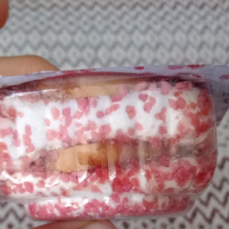 Eti Puf Paketinde İki Ürün Ve Hatalı Paketleme Şaşkınlığı
