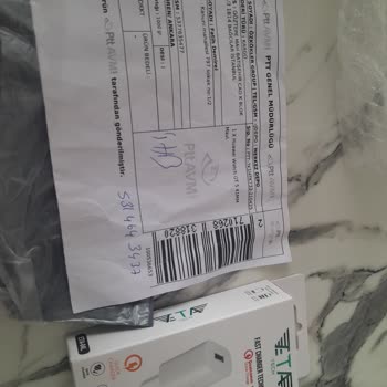 Siparişim Yanlış Gönderildi: Akıllı Saat Yerine Şarj Adaptörü Teslim Edildi