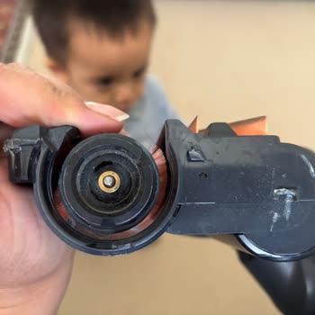 Philips Dikey Süpürge Başlığında Kısa Sürede Yaşanan Kırılma Sorunu