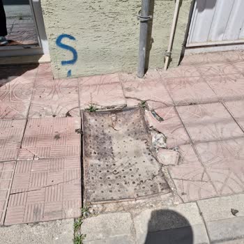 Hasarlı Fiber Kutusu Nedeniyle Güvenlik Ve Hizmet Riski