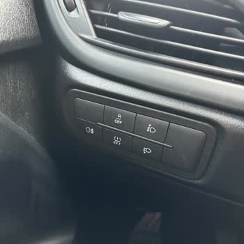 Yetkili Serviste Eksik Ve Standartlara Uymayan Sis Farı Montajı