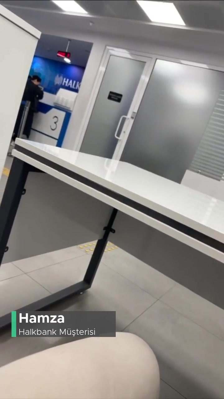 Halkbank Kasa Ziyaretine Geldim Kiralama Uzatmak İçin Geldim Çok Bekletildim videonun kapak resmi