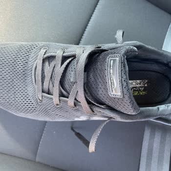 Skechers Ayakkabı Tabanı Kısa Sürede Yırtıldı, Firma İlgisiz Kaldı