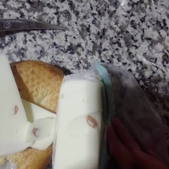 Kaşar Peynirinden Yabancı Madde Çıktı, Sağlığım Tehlikeye Girdi