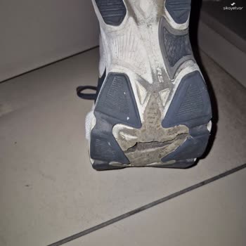 Aldığım Ayakkabının Tabanı Hemen Yırtıldı, Mağaza Çözüm Sunmuyor