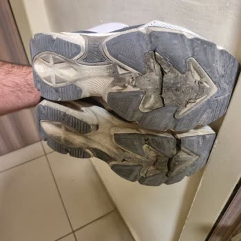 Aldığım Ayakkabının Tabanı Hemen Yırtıldı, Mağaza Çözüm Sunmuyor