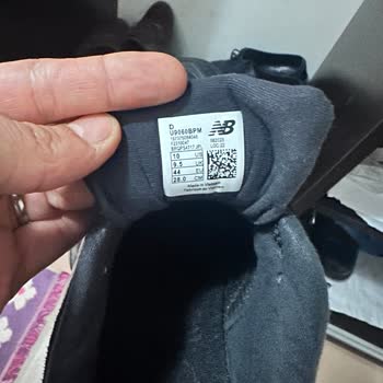 New Balance U9060BPM Modelinde Domuz Derisi Kullanımıyla İlgili Bilgi Belirsizliği