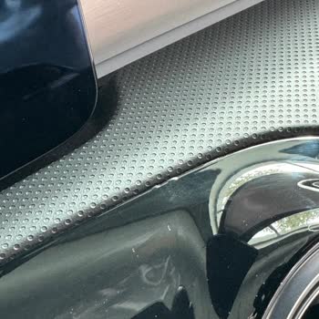 Sıfır Mercedes Aracımda Tekrarlayan Trim Ve Ses Sorunları Çözülmüyor