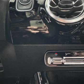 Sıfır Mercedes Aracımda Tekrarlayan Trim Ve Ses Sorunları Çözülmüyor