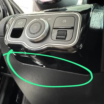 Sıfır Mercedes Aracımda Tekrarlayan Trim Ve Ses Sorunları Çözülmüyor