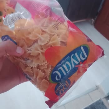 Makarnada Böcek Şoku Ve Sağlık Endişesi