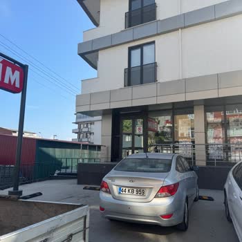 BİM Kasiyerinin Lakayıt Ve Saygısız Tavrı Alışveriş Keyfimi Bozdu