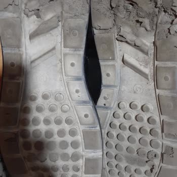 Tergan Ayakkabının Tabanında Beklenmedik Deformasyon Ve Müşteri Hizmetlerinde Hayal Kırıklığı