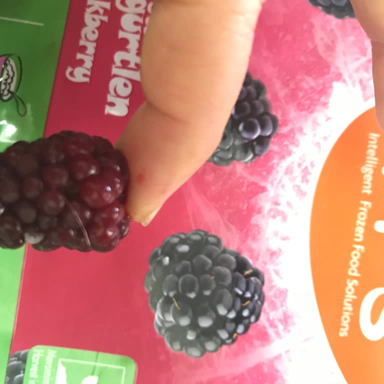 Böğürtlenin İçinden Saç Çıkması Nedeniyle Hayal Kırıklığı