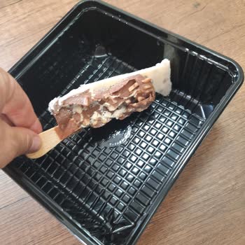 Aldığım Mini Bademlerde Kırık Ve Bozulmuş Ürünler Çocukları Hayal Kırıklığına Uğrattı