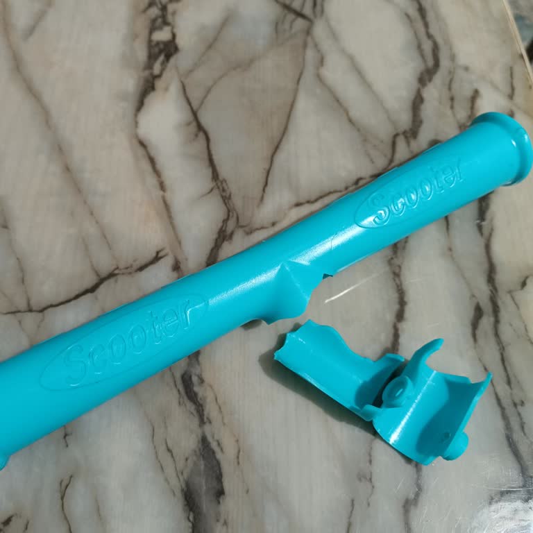 Scooterın Plastik Tutma Yeri Kırıldı Yedek Parça Talebim Var