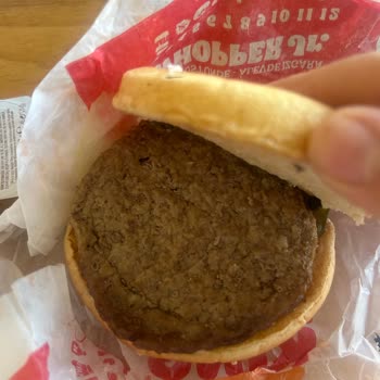 Gönderilen Whopper Köftelerinin Kötü Durumu Ve Memnuniyetsizlik