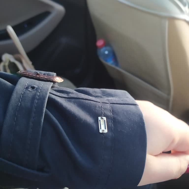 Tommy Hilfiger Trençkotun Amblemi Kısa Sürede Düştü