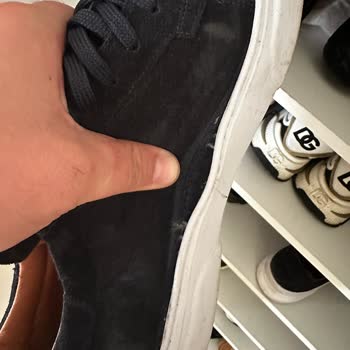 Üç Günlük Ayakkabı Patladı, Firma Sorumluluk Almadı