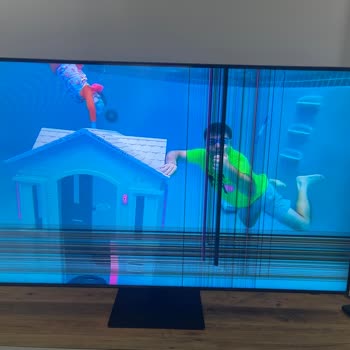 Garanti Kapsamında Televizyon Ekran Tamiri İçin Yüksek Servis Ücreti Talebi