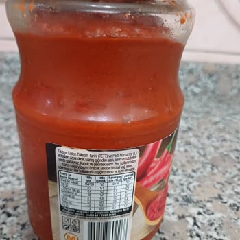 Migros Acı Biber Salçasında Yoğun Kum Taneleriyle Karşılaştım